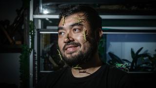 Moisés Paredes, el joven criador de mantis