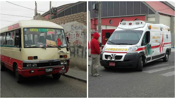 Minibús colisiona contra ambulancia de los bomberos que trasladaba un herido