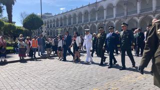 Izan el Pabellón Nacional por el aniversario de la Prefectura Regional de Arequipa (VIDEO)