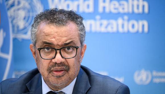 El director general de la Organización Mundial de la Salud (OMS), Tedros Adhanom Ghebreyesus, habla durante una conferencia de prensa el 20 de diciembre de 2021 en Ginebra. (Fabrice COFFRINI / AFP).