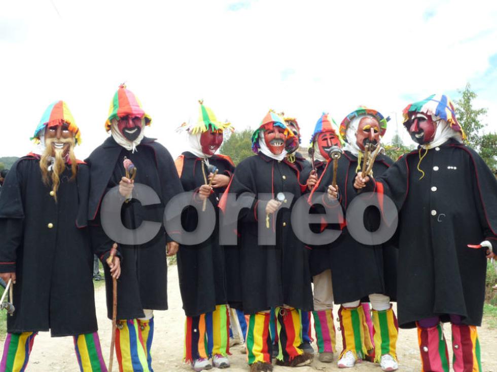 Los Aukish: La danza navideña de las mujeres del Ande  (FOTOS)