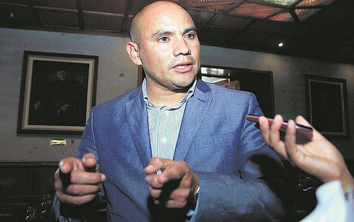 Ven pérdida “dolosa” de libros de Joaquín Ramírez