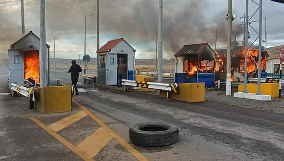 Ocasionan desmanes en peaje de Illpa por segunda vez. Puno. Foto/Difusión.