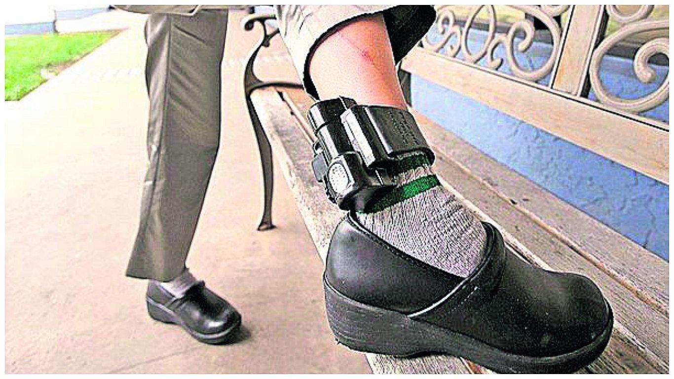 El 26 de abril comienza uso de grilletes electrónicos para detenidos en sus domicilios