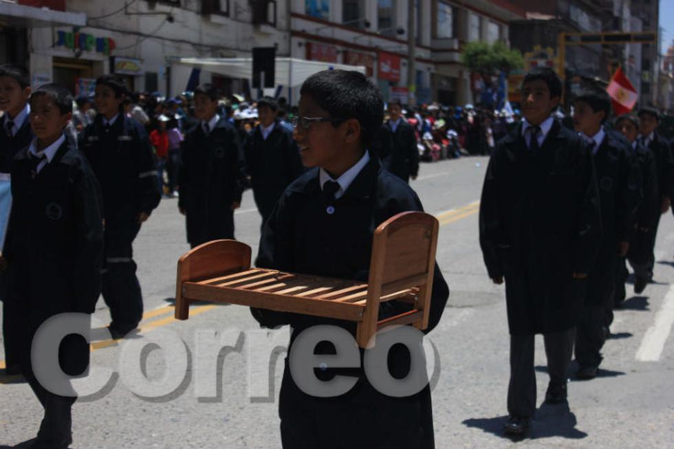 Colorido desfile engalana calles de Huancayo (FOTOS) 