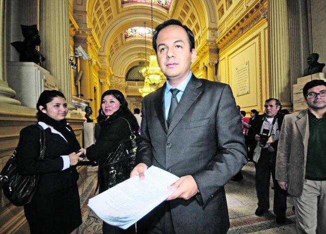 Juan Díaz Dios: Ética decidirá si investiga a congresista por denuncia por violencia 