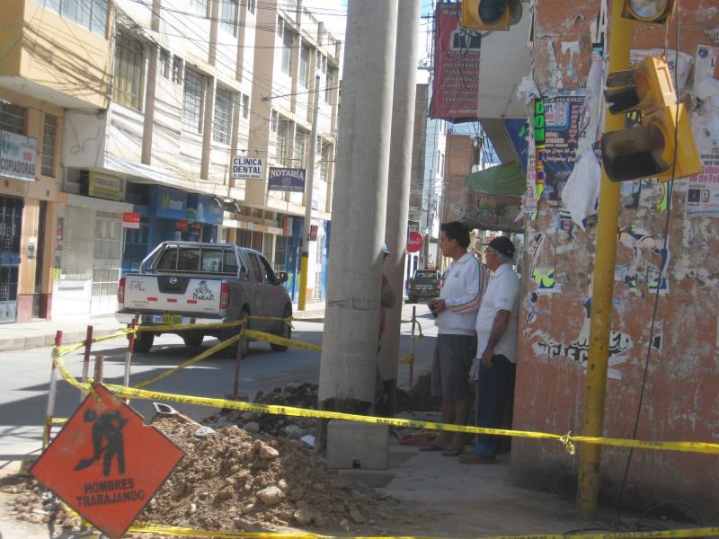 Semáforo malogrado causa malestar