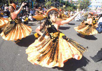 Danzas,
 luces y colores