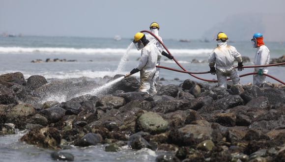 Minsa informó que hasta el momento se han identificado 2 casos de intoxicación que se encuentran hospitalizadas tras el derrame de petróleo en el mar de Ventanilla.  (Julio Reaño / @photo.gec)