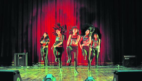 Arequipa: Jóvenes luchan contra el bullying con baile y arte