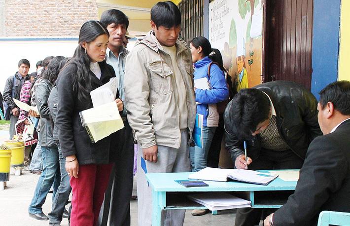 "Interinos" pasarán evaluación excepcional