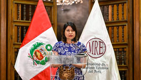 La moción de interpelación busca que la canciller responda sobre la expulsión del embajador de México en el Perú.