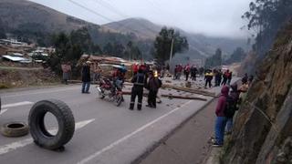 Cusco: transportistas bloquean vía Interoceánica y reclaman que gobierno dialogue con dirigentes regionales