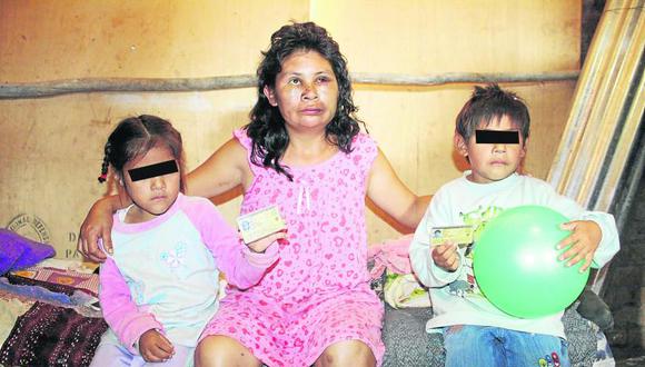Humilde madre es torturada por pedir pensión para sus hijos