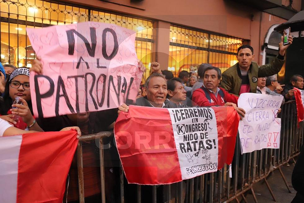 Cierre del Congreso: así reaccionaron en las calles tras el anuncio de Martín Vizcarra (GALERÍA)