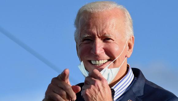 Joe Biden también aseguró que es importante continuar usando mascarillas en el futuro inmediato. (Foto: AFP / Angela Weiss)