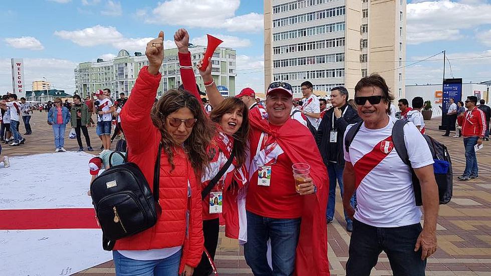 Peruanos se alistan para alentar ante Francia (FOTOS Y VIDEOS)