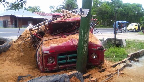 ​Iquitos: hombre evita arrollar a sus vecinos pero su camión terminó así (FOTOS)