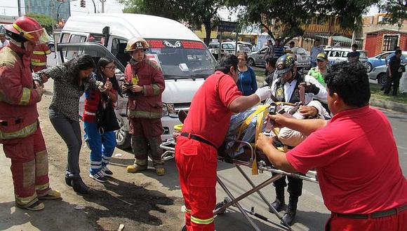 Siete heridos fue el saldo de un accidente de tránsito entre una combi y camioneta
