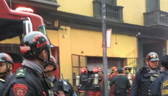 Cercado de Lima: Incendio se registra en local comercial