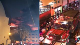 Incendio en jirón Andahuaylas: Al menos 14 unidades de los bomberos acuden a Cercado de Lima