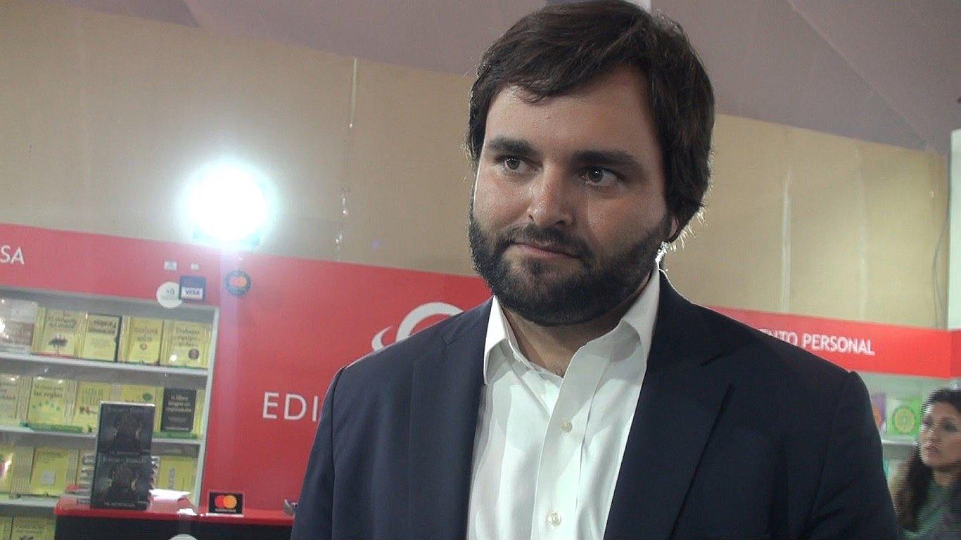 Alberto de Belaunde destaca importancia de libros con temática LGBT