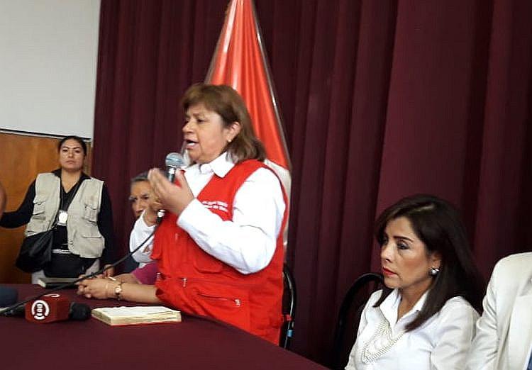 ​Ministra de Salud cuestiona por equipos almacenados en Honorio Delgado