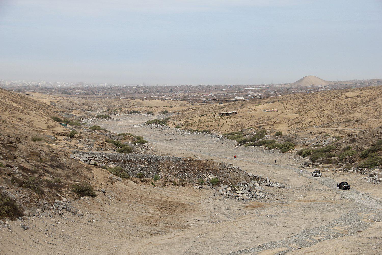 La Contraloría supervisa trabajos de descolmatación de la quebrada San Ildefonso