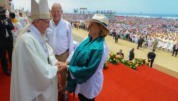 PPK le desea feliz cumpleaños a Nancy Lange junto al Papa Francisco (VIDEO)