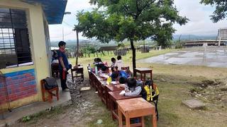 Piura: Colegio se inunda y alumnos estudian al aire libre en La Matanza