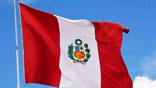 Homenajean a la Bandera Peruana en Puno