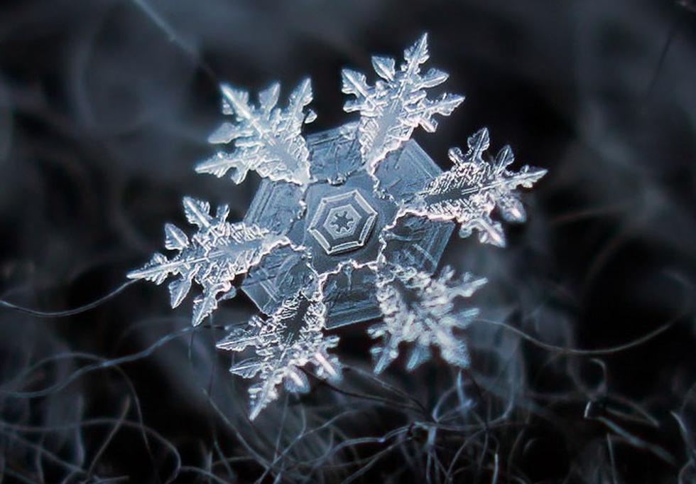 Navidad: Así se ve un copo de nieve a través de un microscopio (FOTOS)