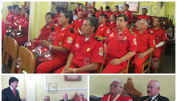 Arequipa: Hombres de rojo celebran el Día del Bombero Voluntario