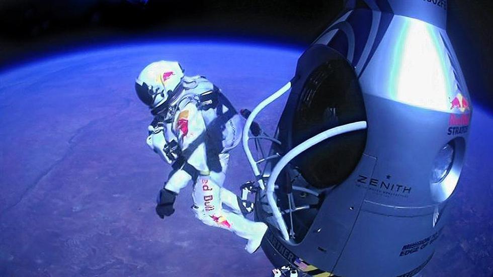 Momento a momento el salto de Felix Baumgartner desde la estratosfera 