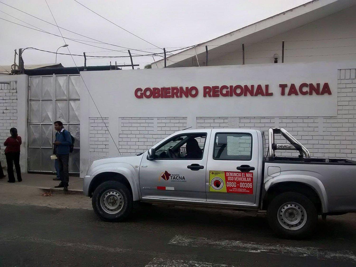 Beneficiados con orden judicial de reposición exigen sueldo de marzo