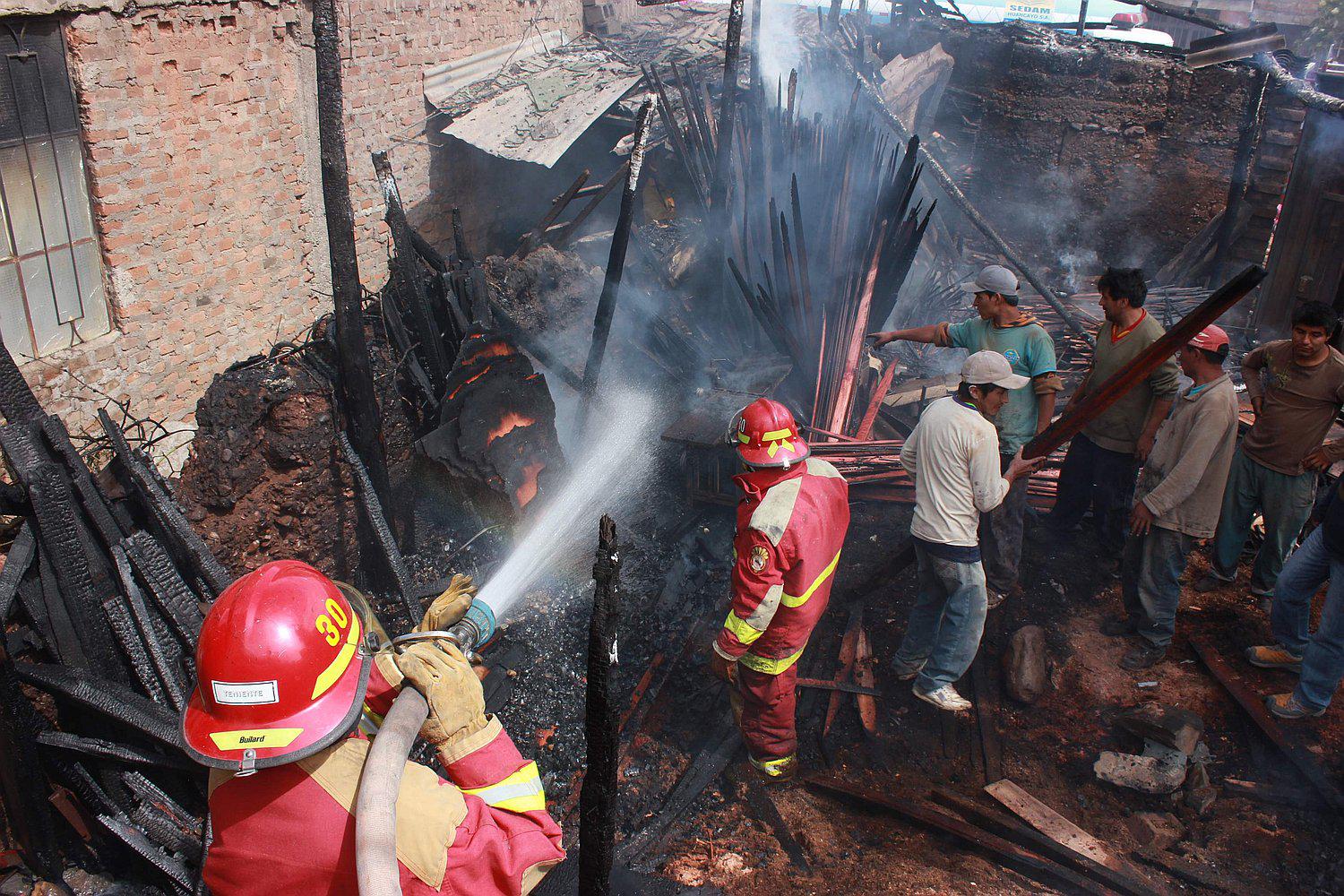 ​Quince incendios urbanos ocurrieron desde enero a la fecha