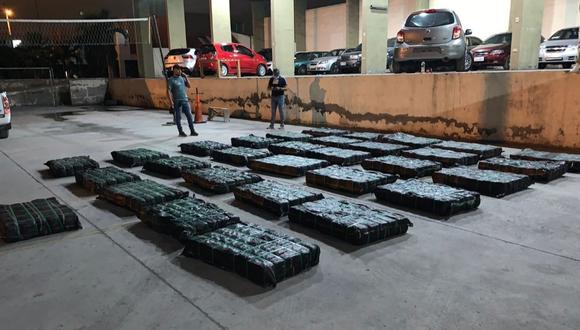 En el operativo hubo 20 detenidos y se incautaron, además, celulares y documentación. (Foto: Twitter Fiscalía Ecuador)