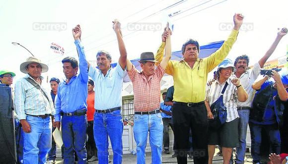 Alcaldes y dirigentes de Tambo dejan solo a Pepe Julio Gutiérrez