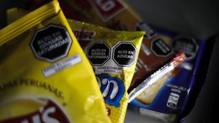 Organizaciones piden al Gobierno que no postergue el uso de octógonos impresos en alimentos procesados