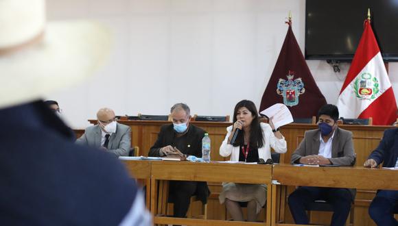 La gobernadora Kimmerlee Gutiérrez transmitió la respuesta de Proinverisión para acceder a terrenos