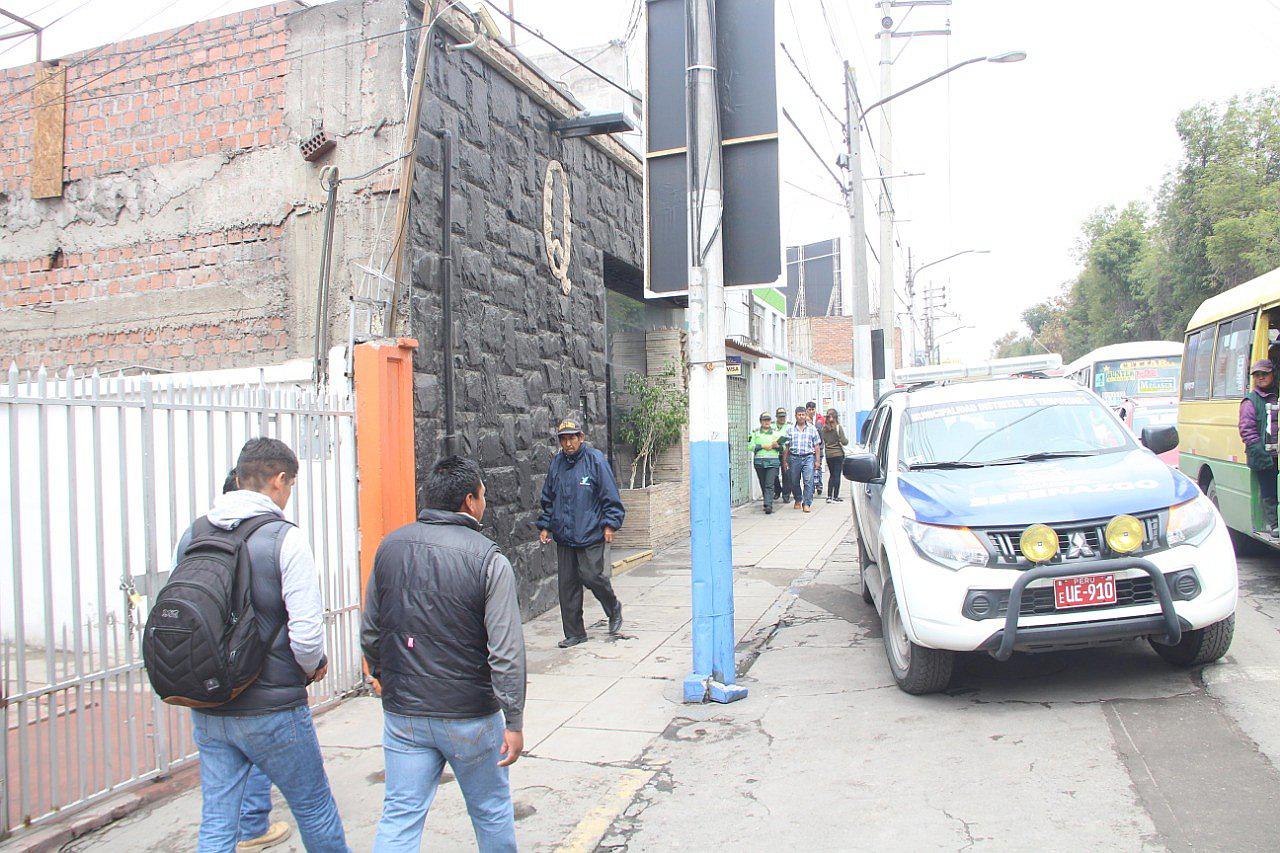 Construyen sin licencia en avenida Ejército