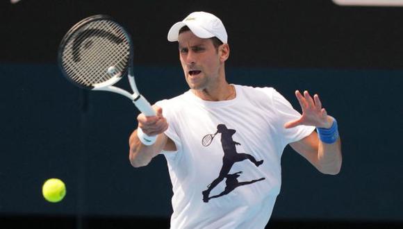 Novak Djokovic entrena en Australia a la espera del primer Grand Slam del 2022. (Foto: AFP)