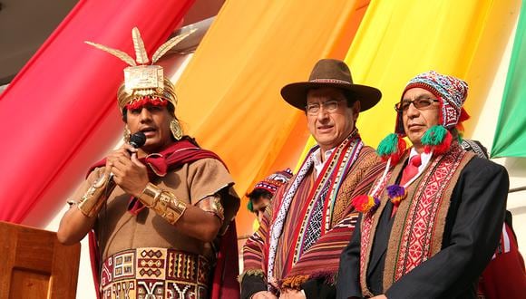 El Inca y el alcalde de Cusco visitan colegios previo al Inti Raymi