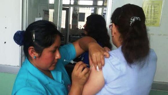 Vacunan a 75 personas con dosis antirrábica en el hospital de Puno