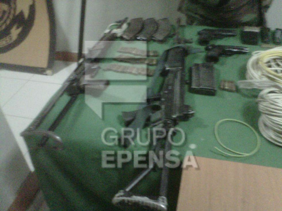 Detienen a presunto terrorista con armamento y material explosivo 
