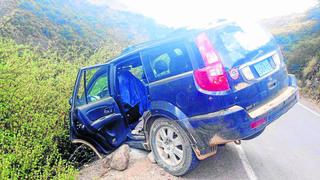 Exalcalde de Chilca sufre accidente de tránsito y queda al borde de abismo de 500 mt.