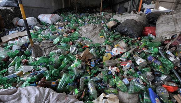 Estados Unidos contribuyó con alrededor de 42 millones de toneladas métricas (MMT) en desechos plásticos en 2016, más del doble que China y más que los países de la Unión Europea juntos. (Foto:  Guillermo LEGARIA / AFP)
