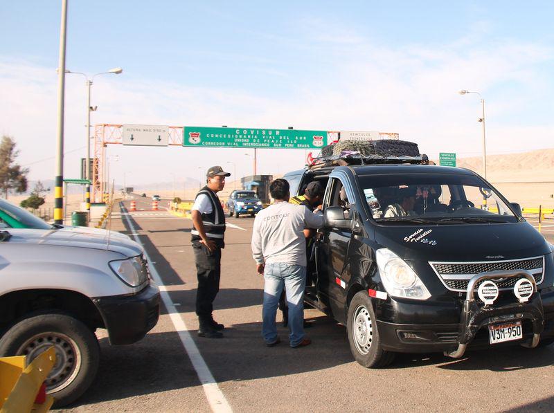 En operativo policial intervienen a 50 vehículos en Ilo