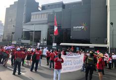 Jesús María: trabajadores de Sunarp protestan contra decretos del Ejecutivo en sede principal (VIDEO)