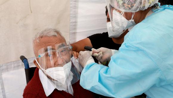 Este viernes 16 de abril inicia vacunación de mayores de 80 años en Lima y Callao. (Foto: Andina)